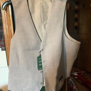 NWT men’s vest size medium